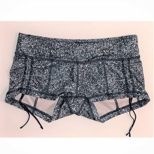 Lululemon Hot Hot Short - Pebble Print - Pink/Teal